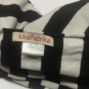 KikaPaprika Black and White Striped Scarf